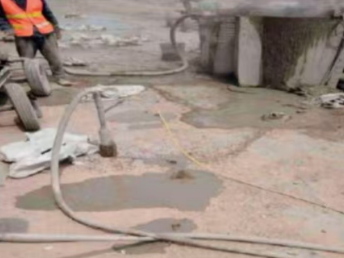 城区水泥混凝土路面板底注浆技术 路面脱空注浆整治方案